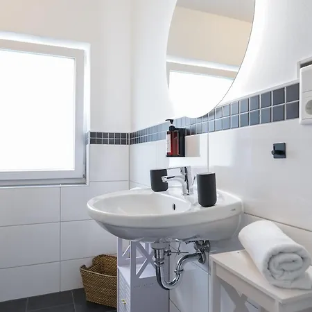 Lejlighed - Maisonette - Parkplatz - Wifi Kostenlos - Naehe Klinikum