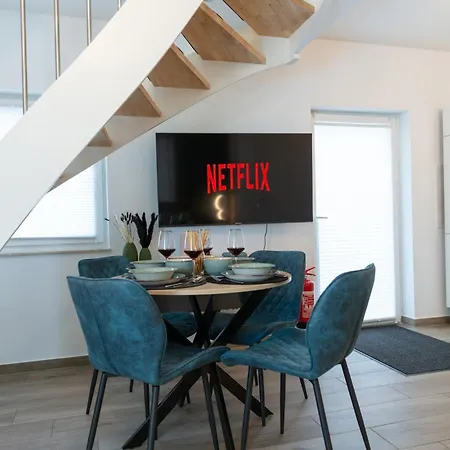 Lejlighed - Maisonette - Parkplatz - Wifi Kostenlos - Naehe Klinikum