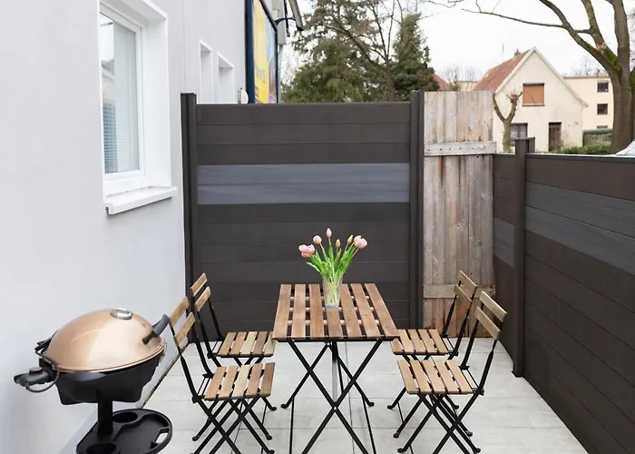 - Maisonette - Parkplatz - Wifi Kostenlos - Naehe Klinikum Apartmán *